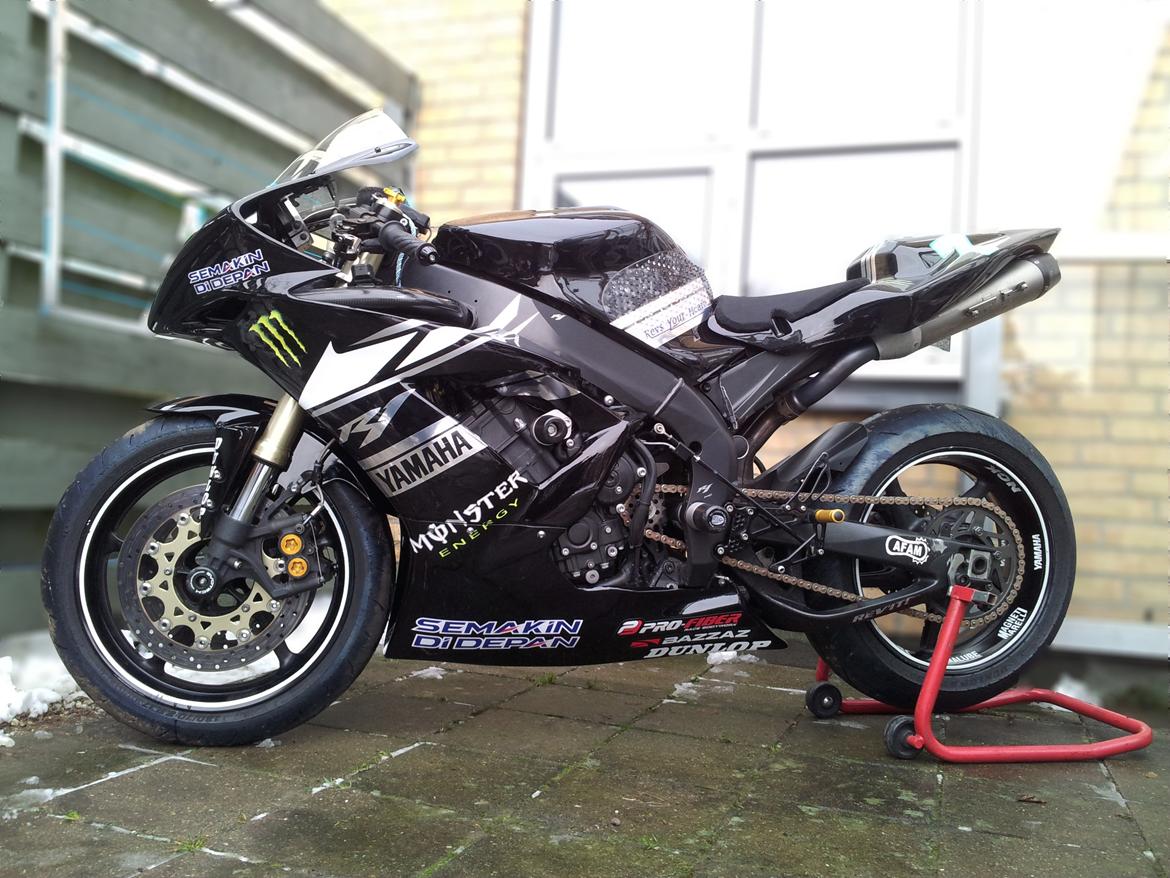 Yamaha YZF-R1 Baneged billede 6