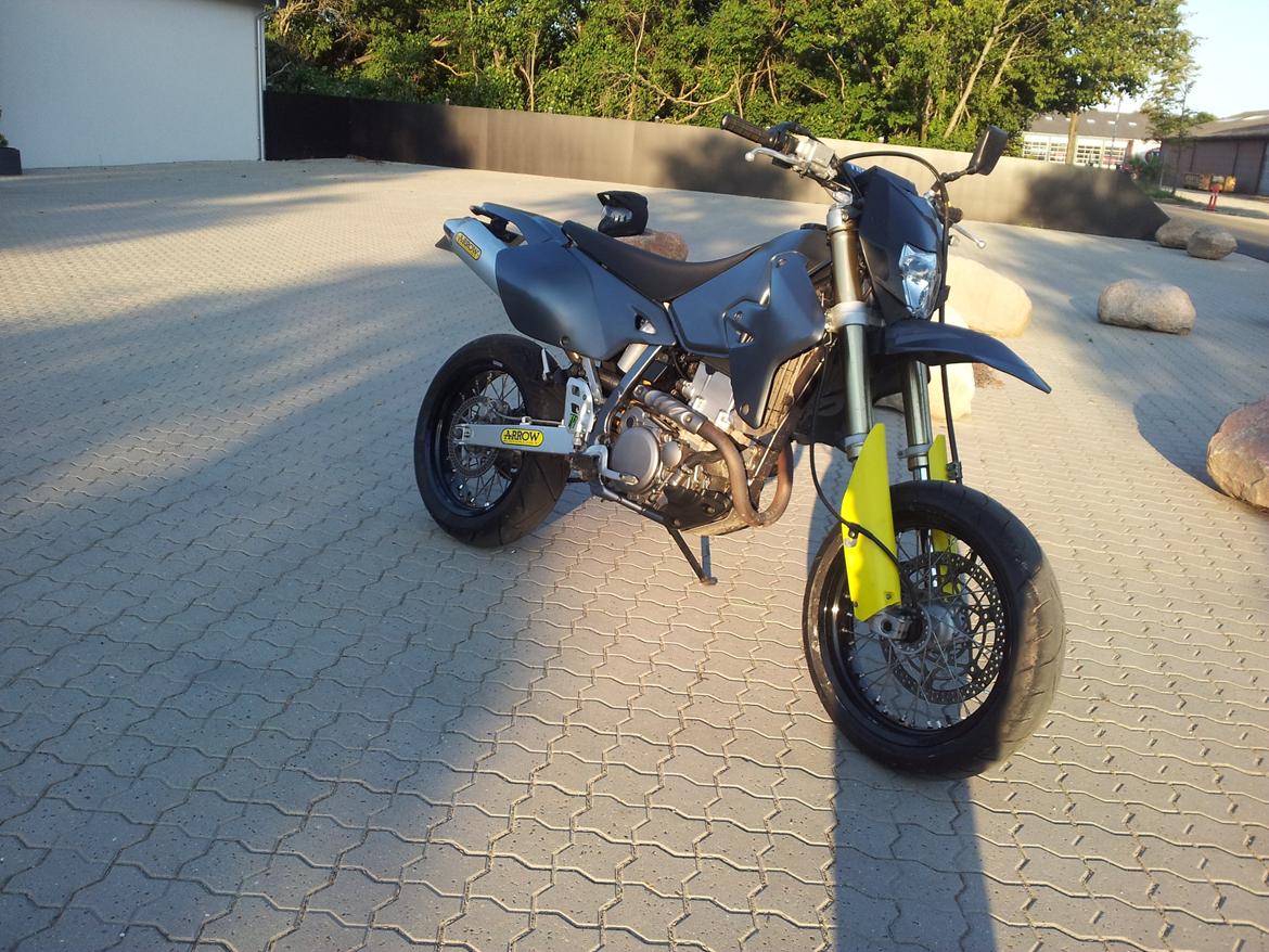 Suzuki Dr-z 400 SM billede 1