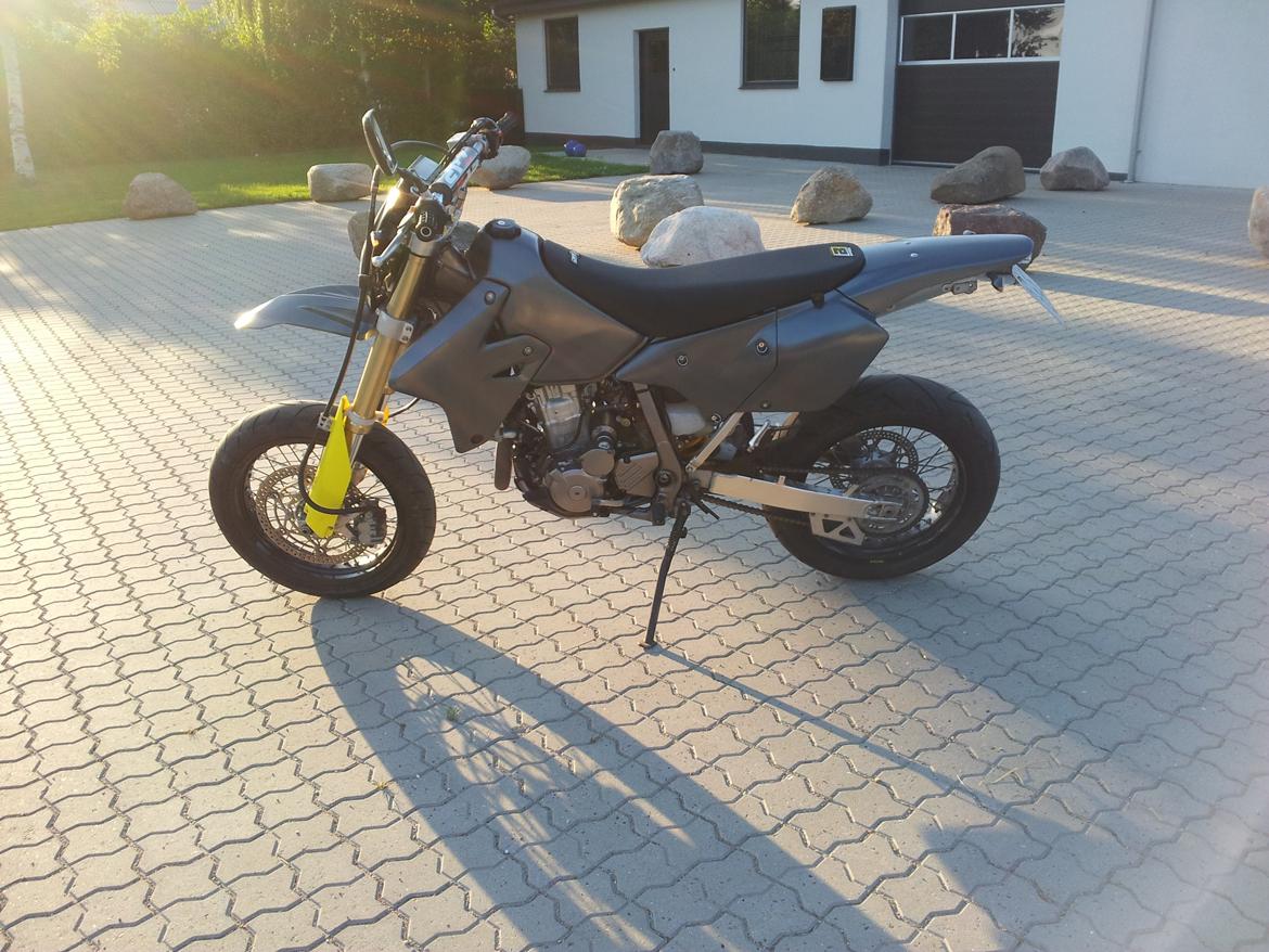 Suzuki Dr-z 400 SM billede 3