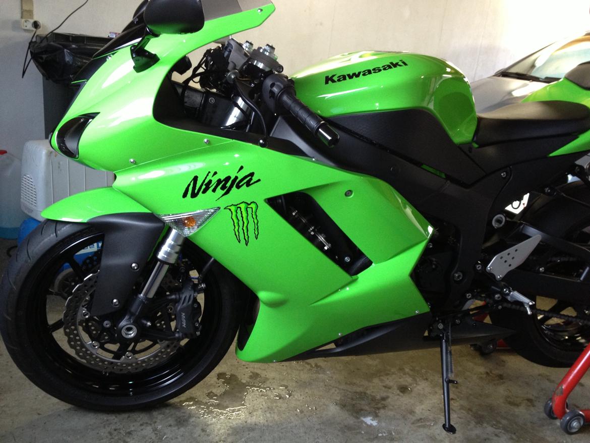 Kawasaki ZX6R billede 4