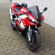 Yamaha YZF R1