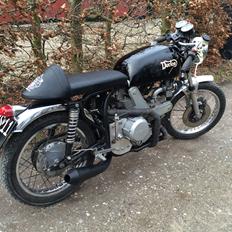 Norton Ducton 800