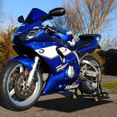 Yamaha R6