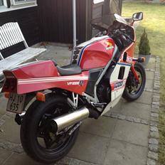 Honda VF 1000 R