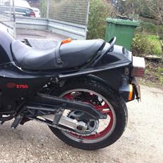 Kawasaki GPZ 750A (ZX)