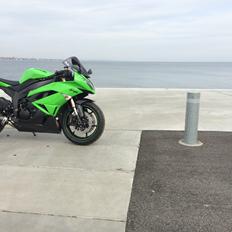 Kawasaki ZX6R