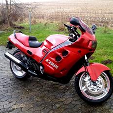 Honda CBR 1000 F