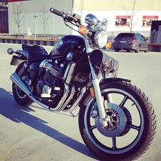 Yamaha XJ 700 x Maxim