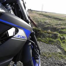 Yamaha XJ6 N ABS Race Blu