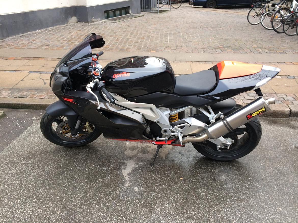 Aprilia Rsv 1000 R billede 2