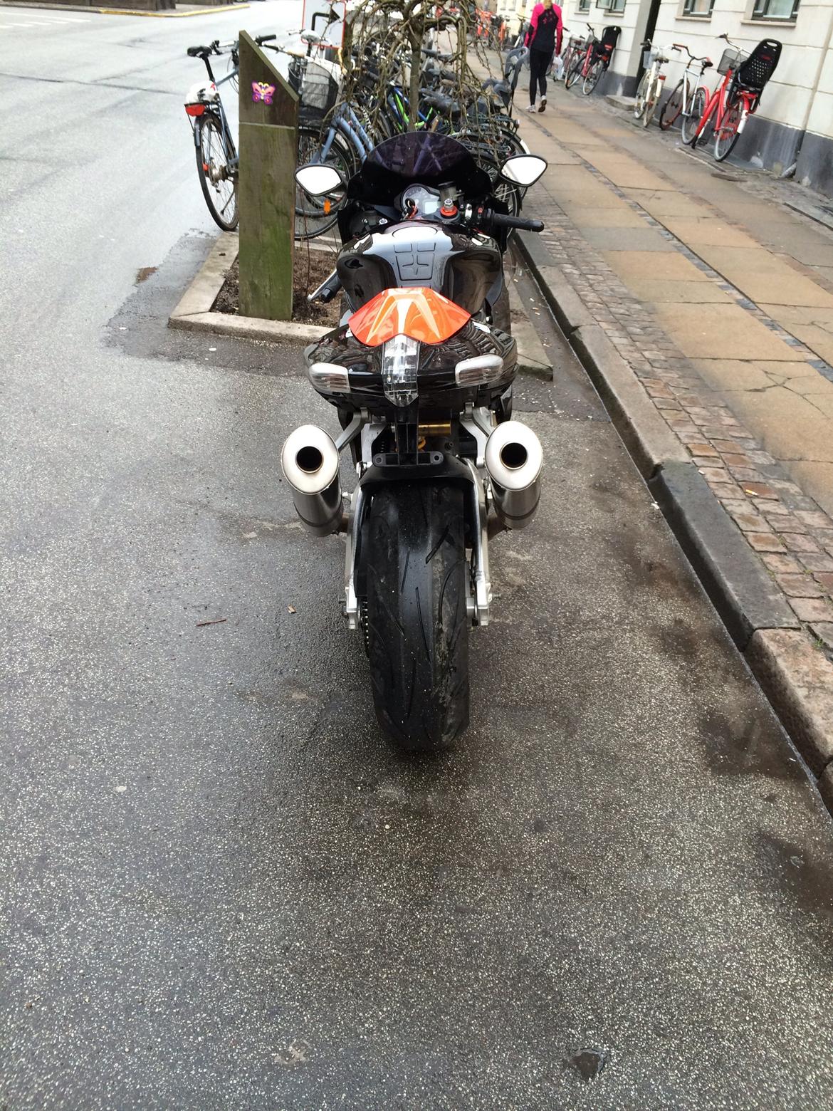 Aprilia Rsv 1000 R billede 4