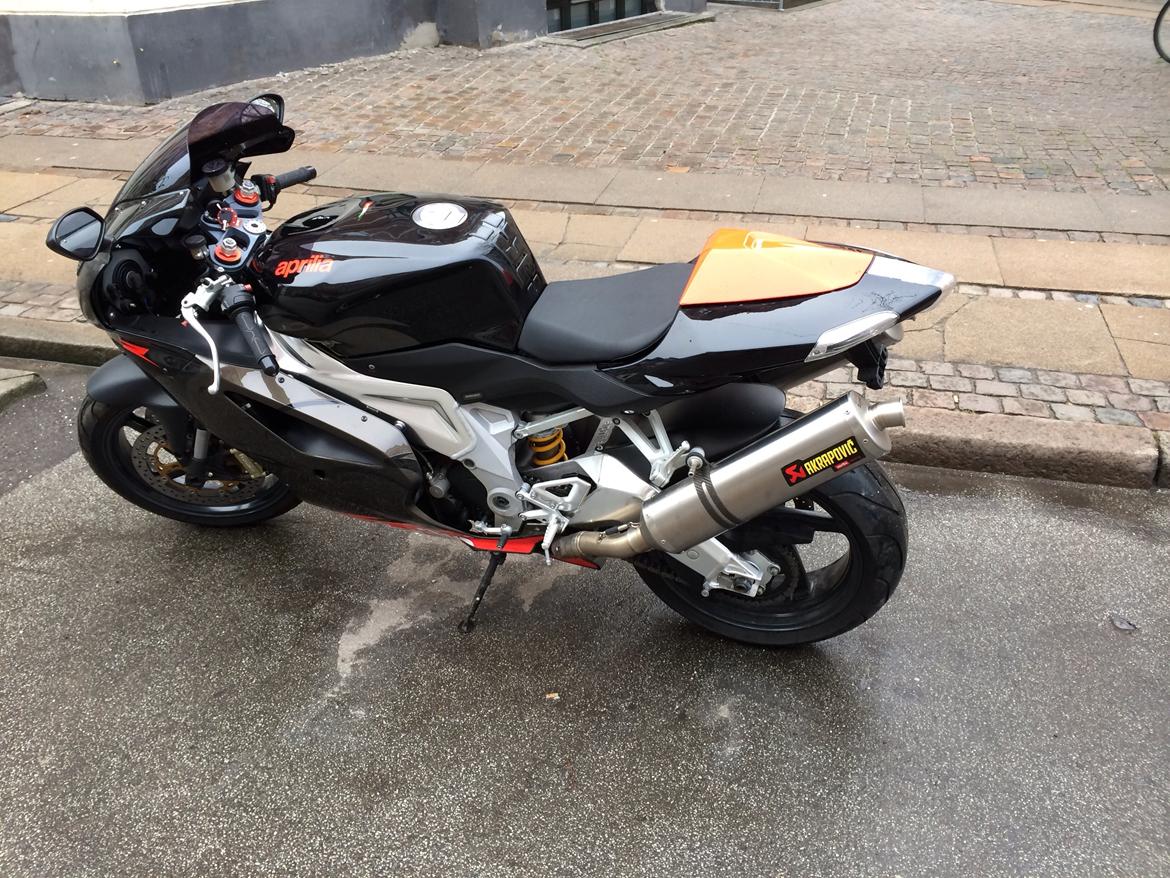 Aprilia Rsv 1000 R billede 8