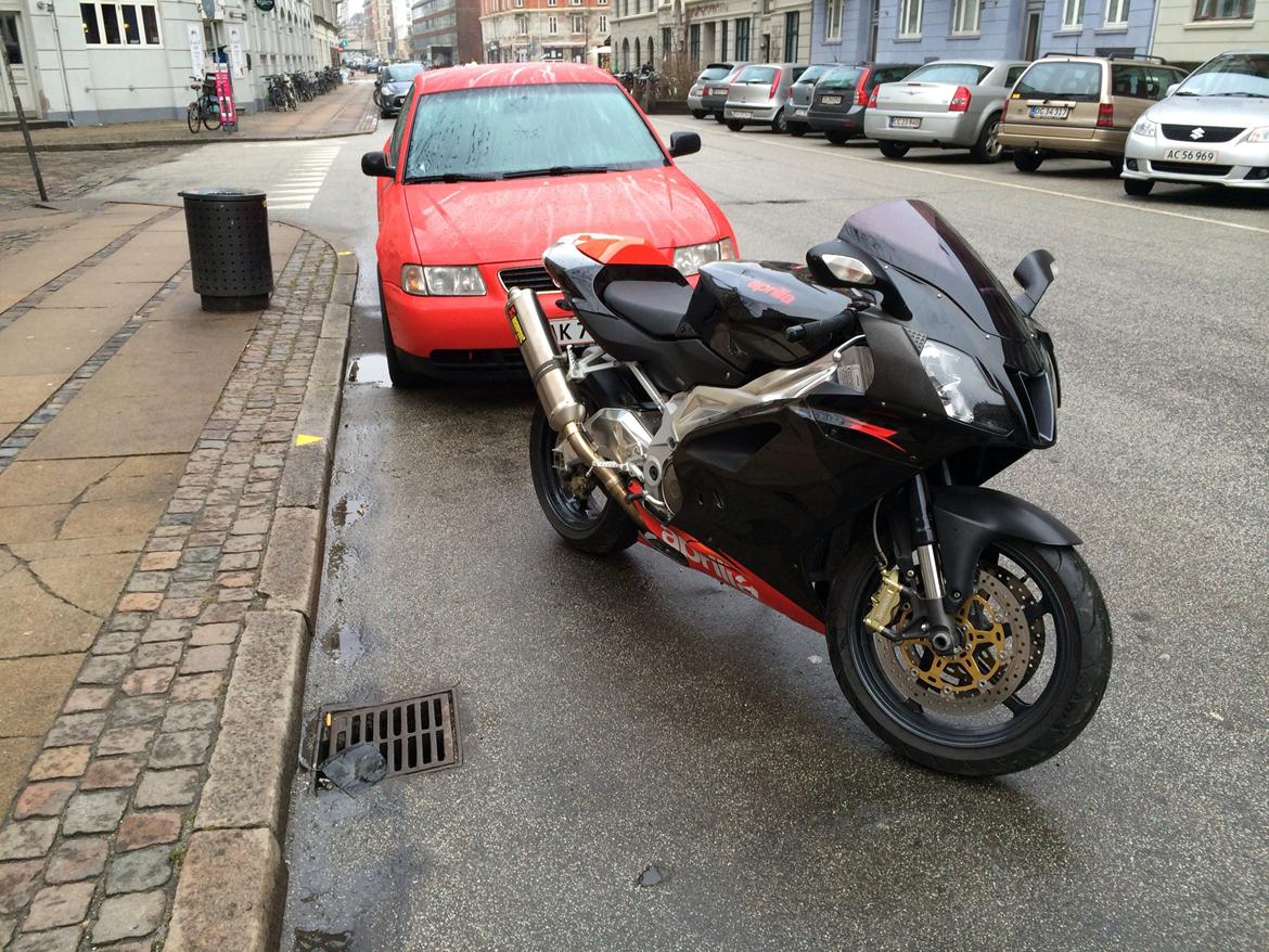 Aprilia Rsv 1000 R billede 17