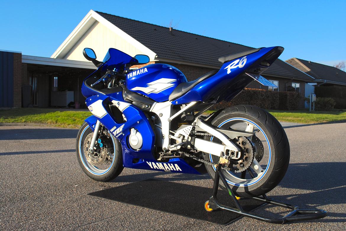 Yamaha R6 billede 5