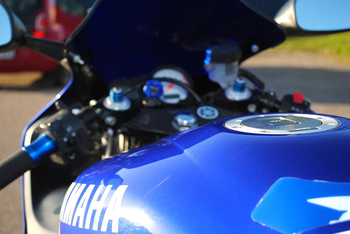 Yamaha R6 billede 8