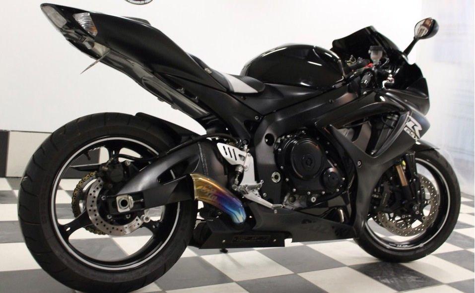 Suzuki GSXR750 K7 billede 2