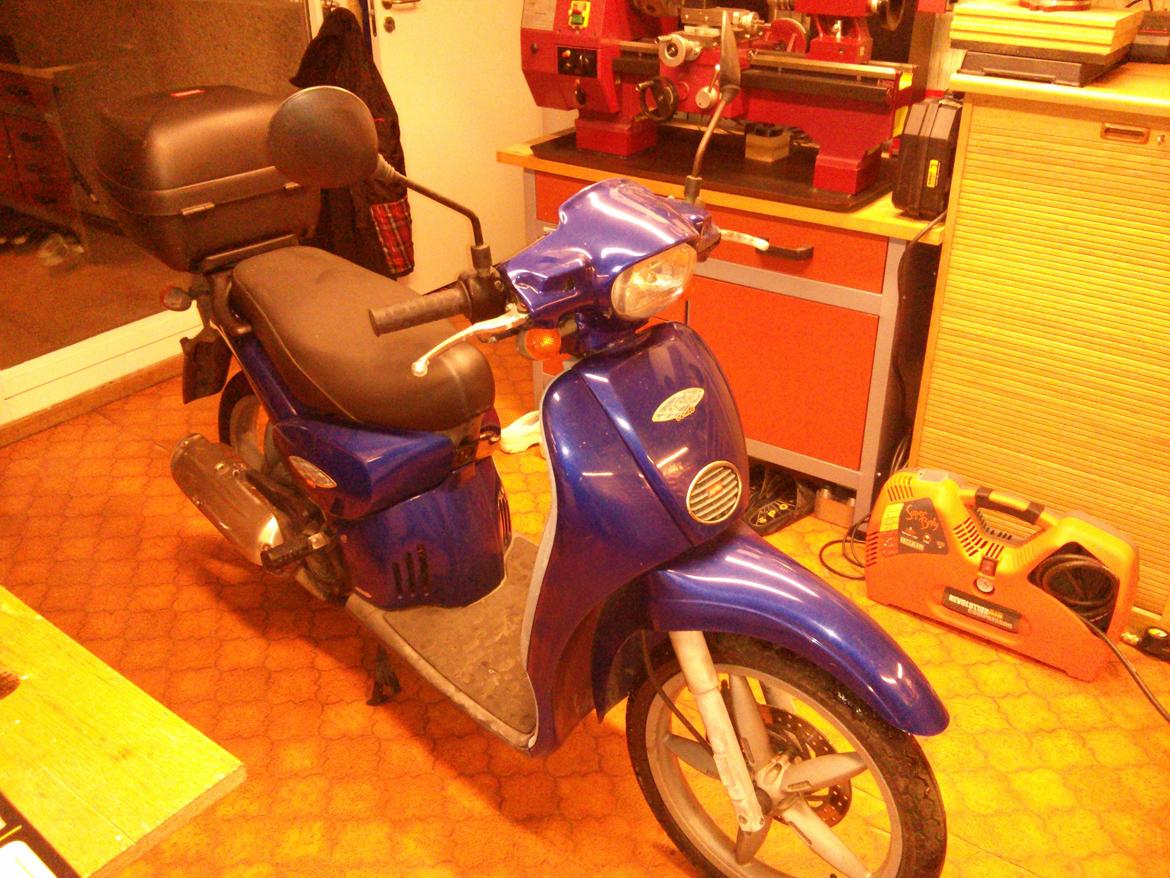 Aprilia Scarabeo 100cc 2-t *Solgt* billede 7