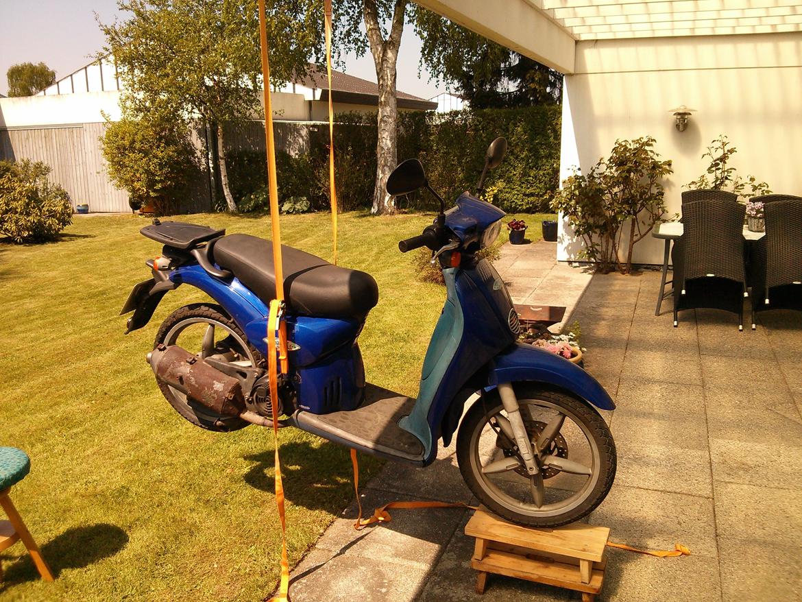 Aprilia Scarabeo 100cc 2-t *Solgt* billede 9