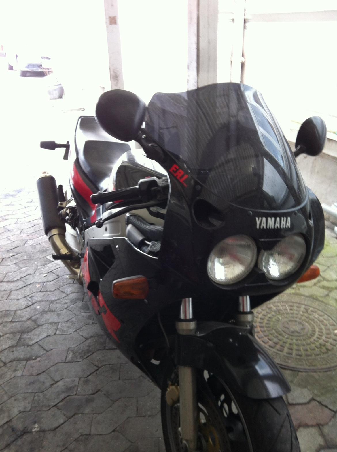 Yamaha FZR 1000 billede 11