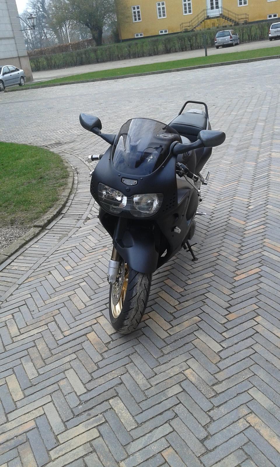 Honda CBR 900 RR Fireblade SC28 billede 3