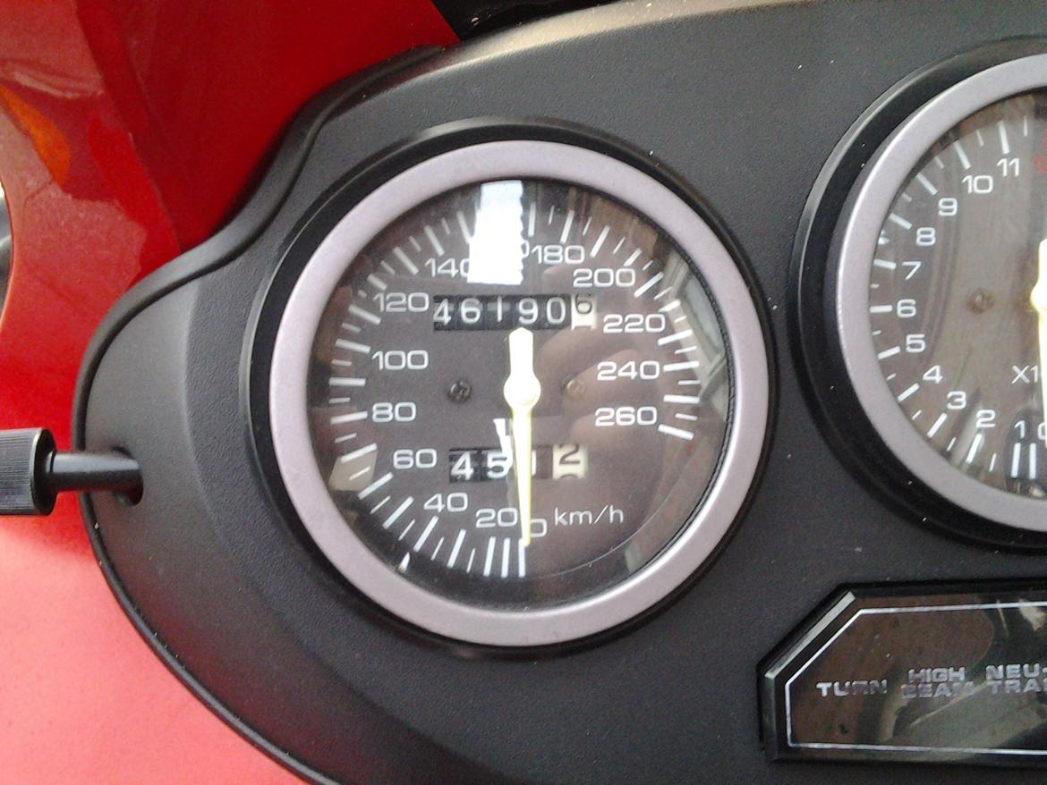 Suzuki gsx 600f (Slogt) - Næsten som ny og motoren har kun gået 25.000km ca. billede 3
