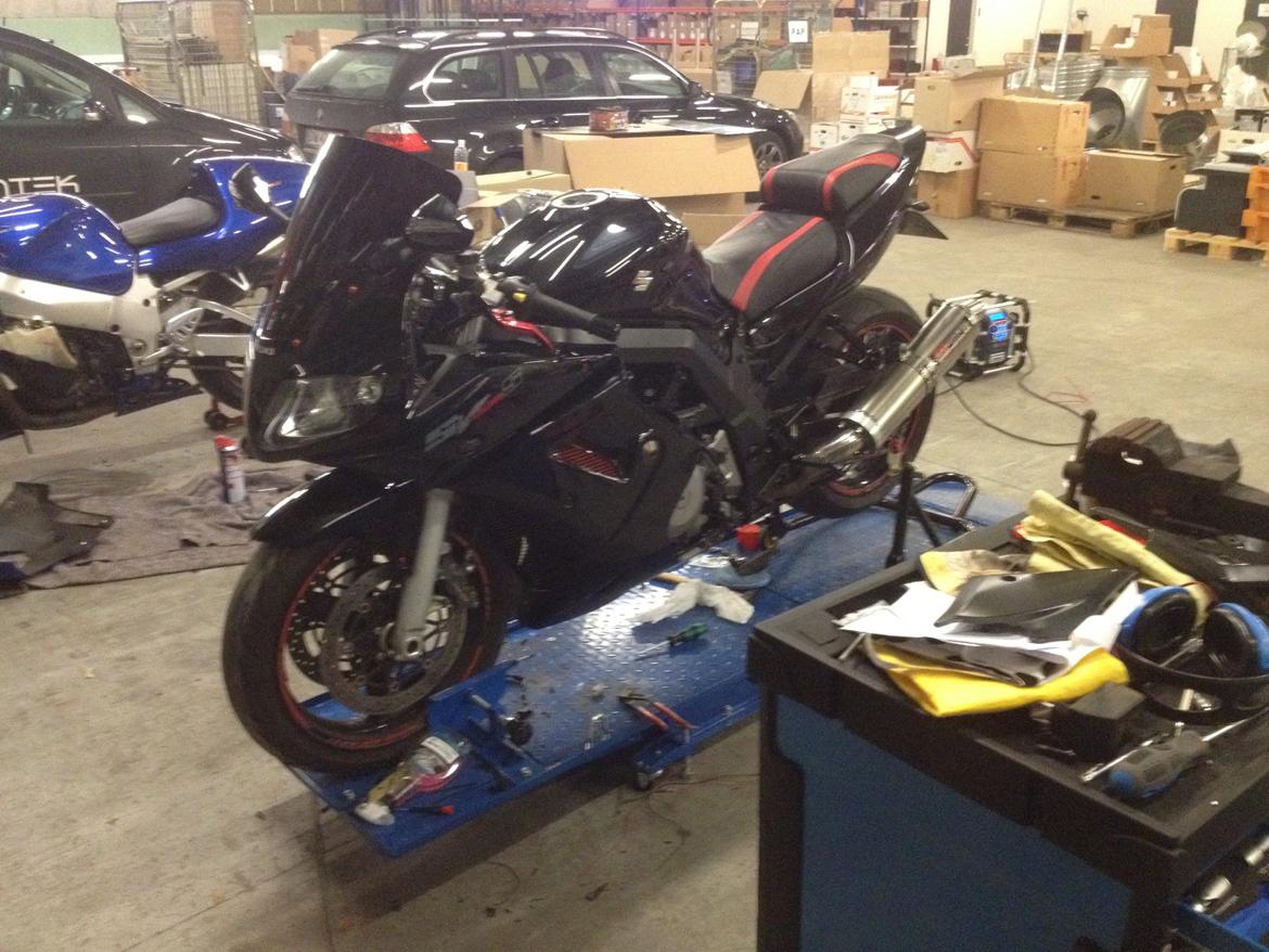 Suzuki SV1000S Limited Edition. - Ved af blive samlet efter vinterens ombygning. billede 14