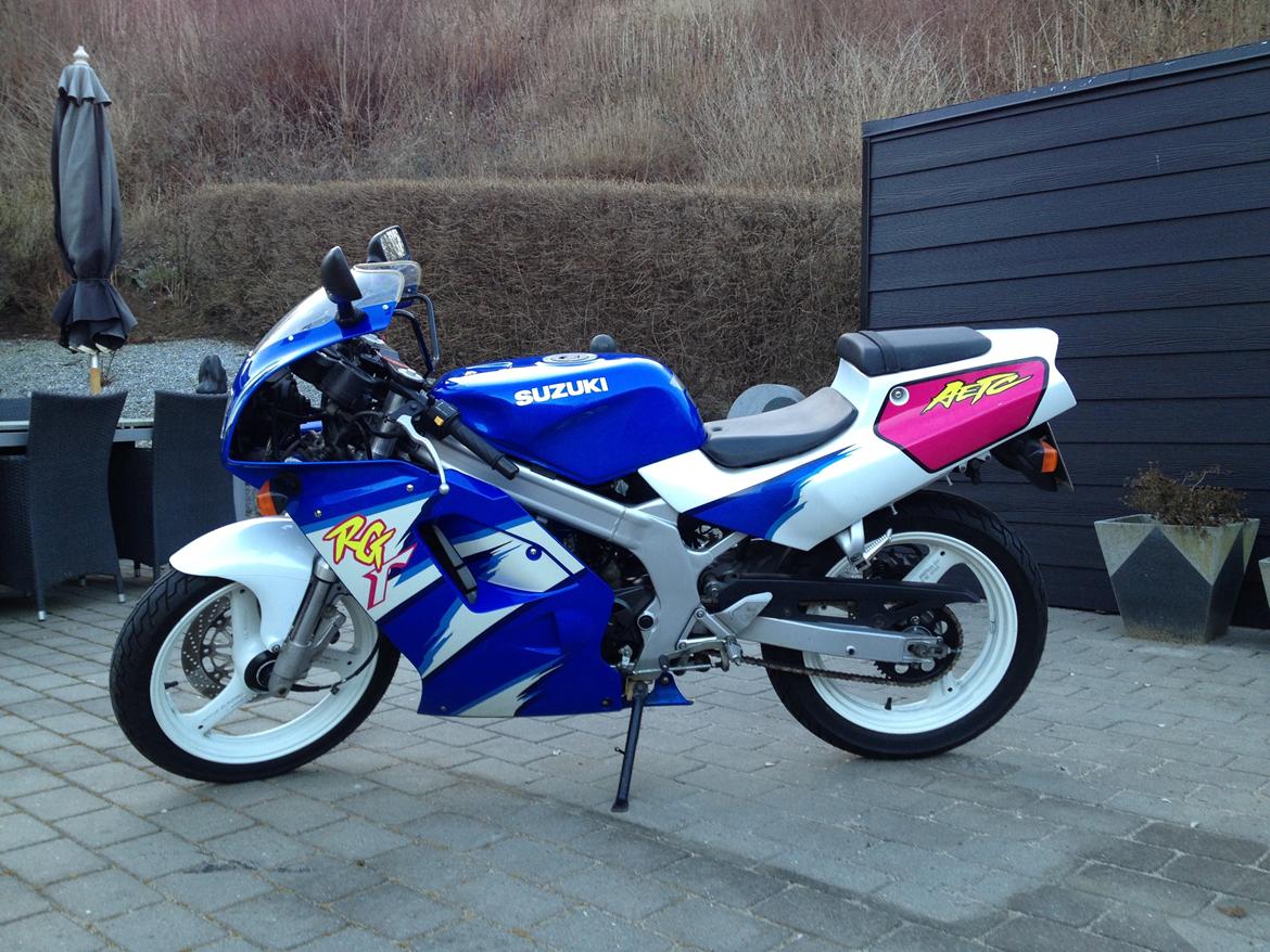 Suzuki RG 125 F Billeder af mcer Uploaded af Steffan J