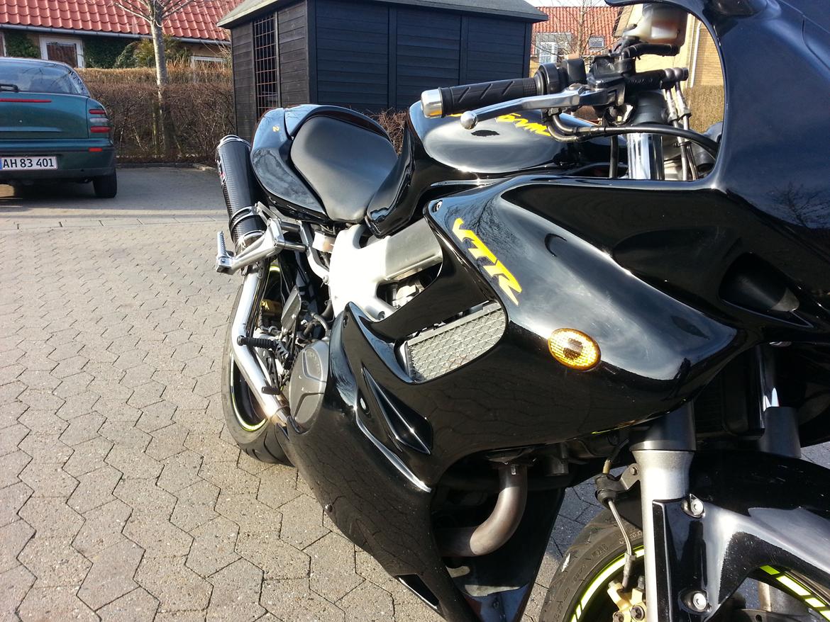 Honda VTR firestorm billede 2