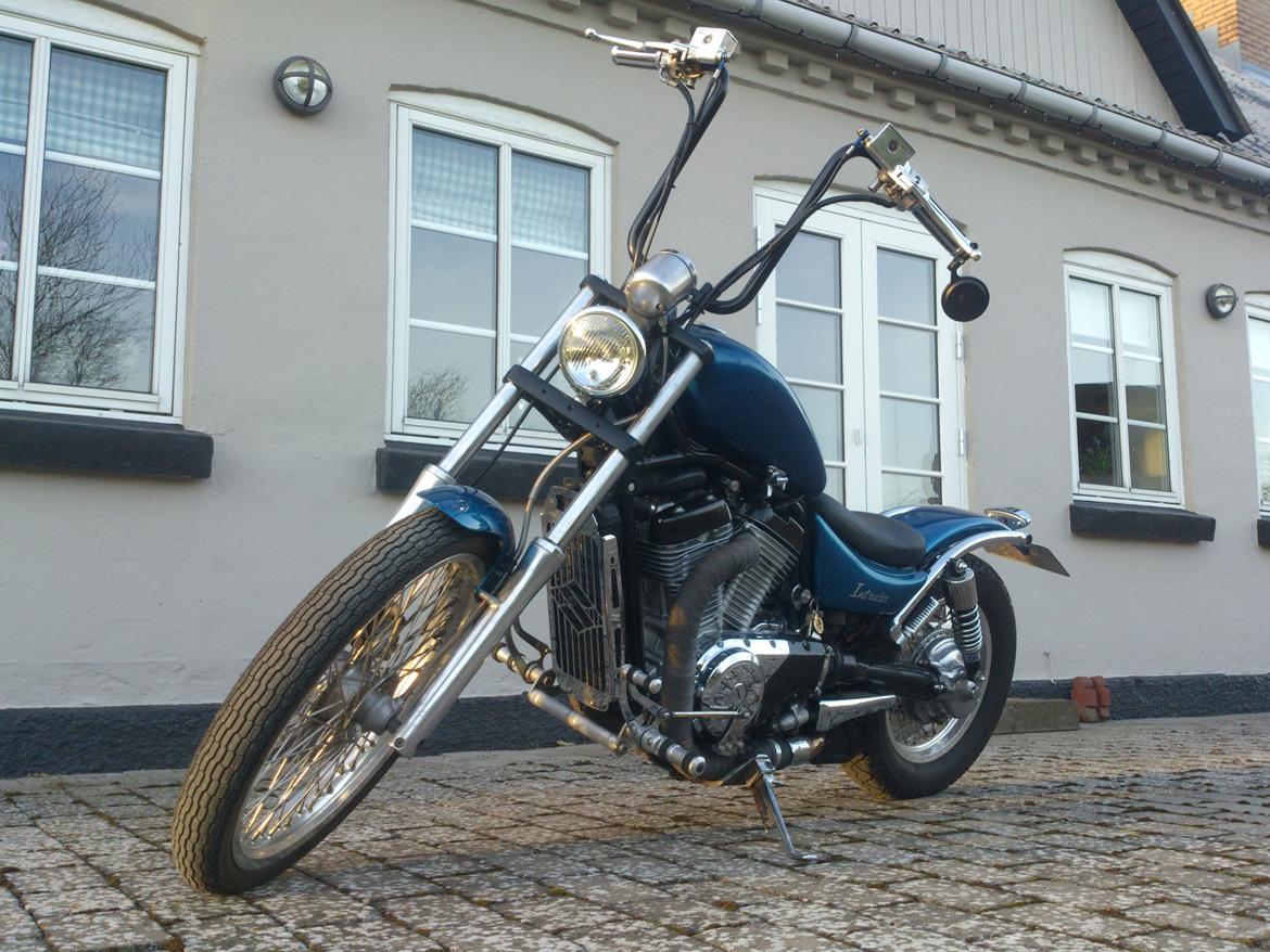 Suzuki intruder 750 фото