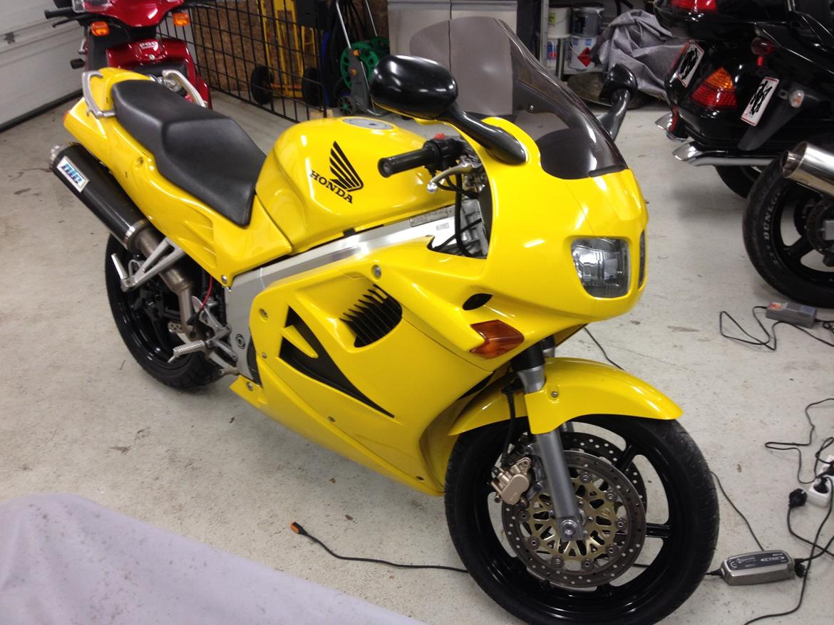 Honda VFR 750F billede 5