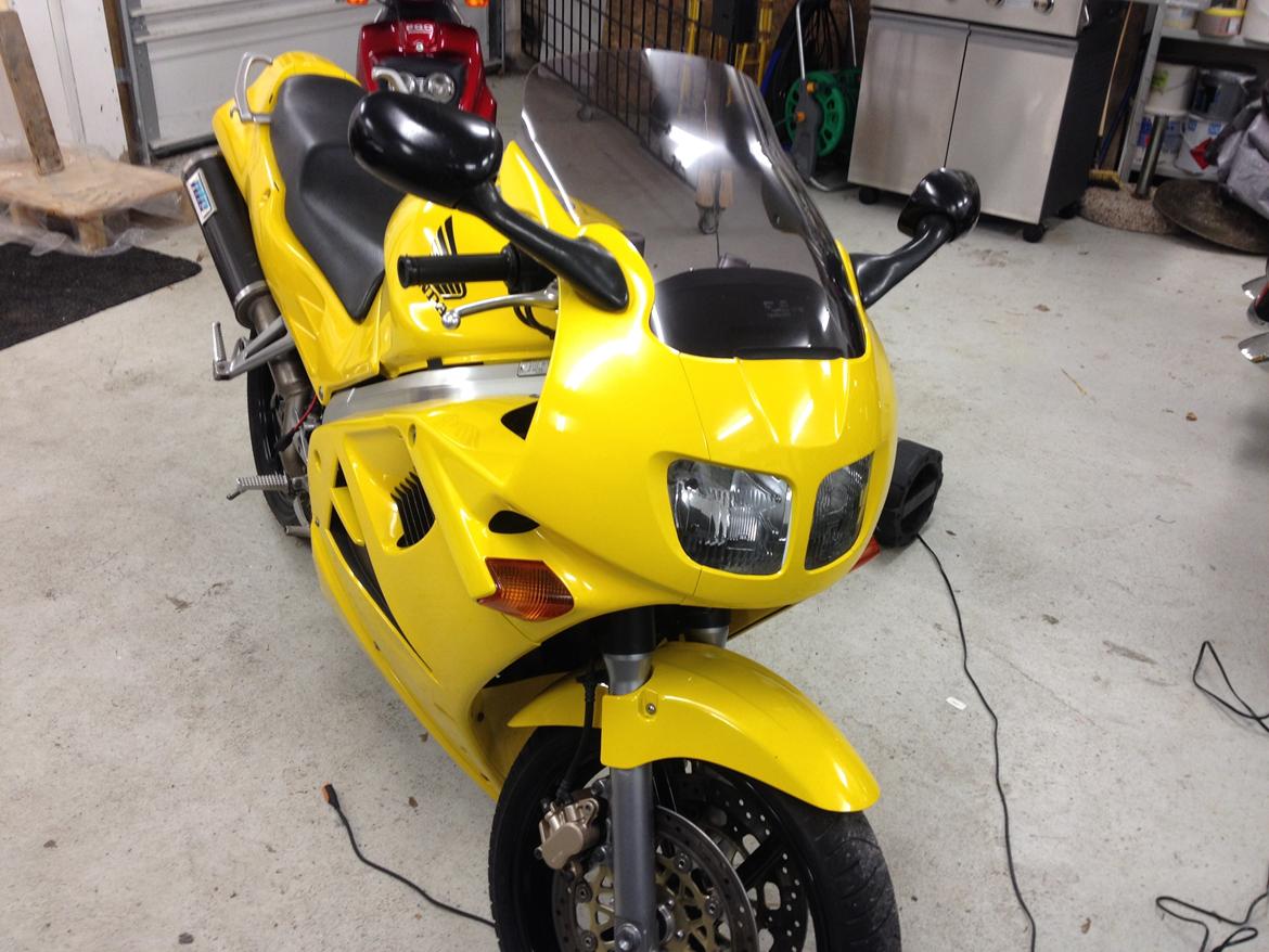 Honda VFR 750F billede 4