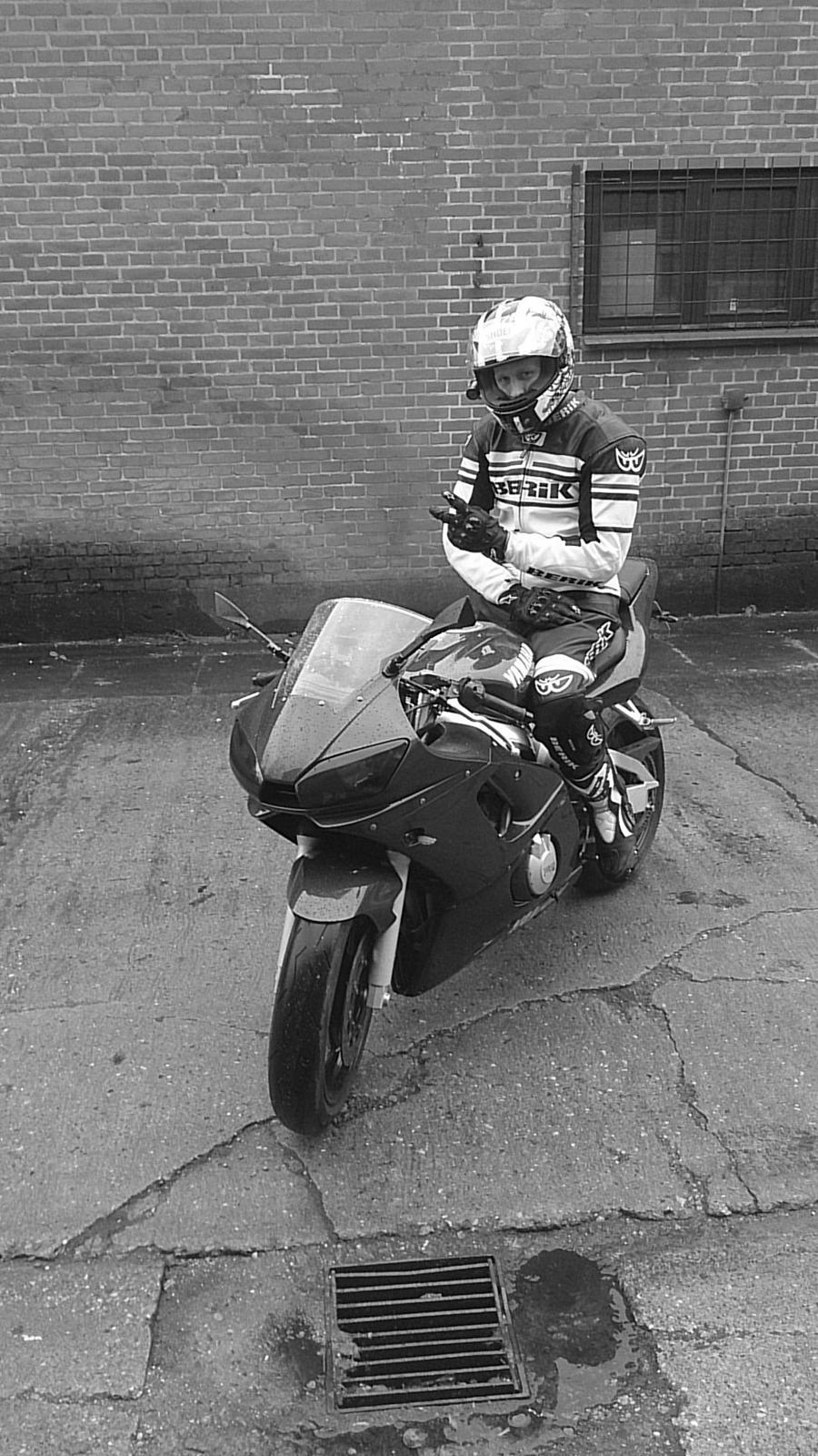 Yamaha YZF R6 billede 15