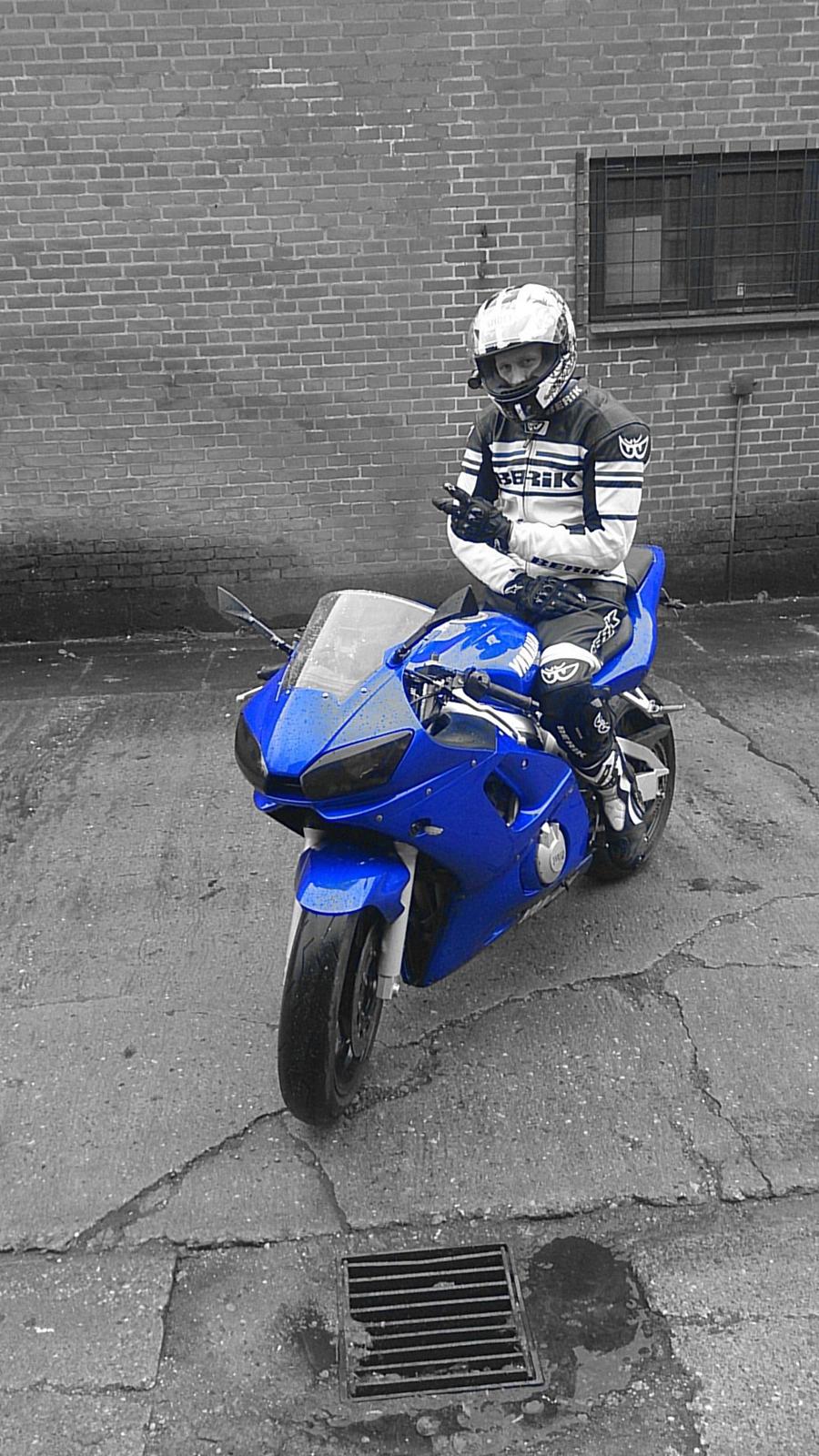 Yamaha YZF R6 billede 1