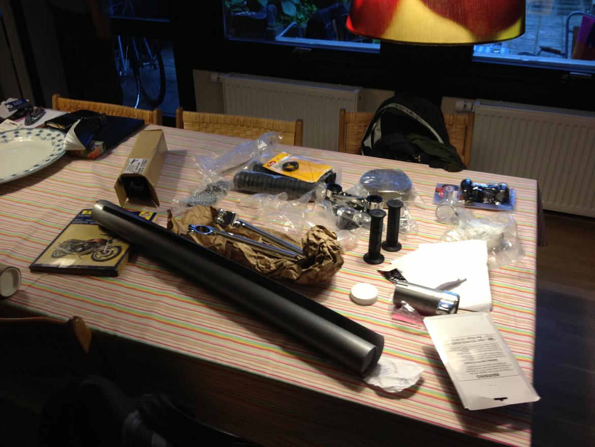 Yamaha XS 750-2D - Så kom alle styling- og reservedele fra USA. Det tog noget tid, da det skulle forbi tolden. billede 32