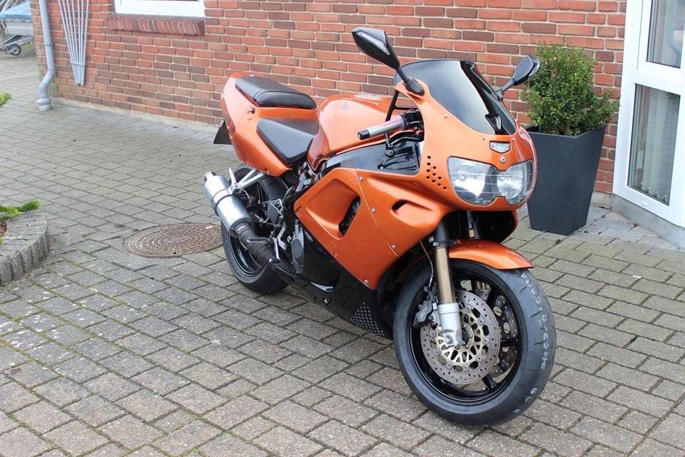 Honda CBR 900RRS SC28 billede 1