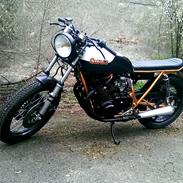 Suzuki GS 550 Street Tracker (cafe/brat)