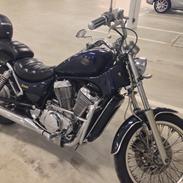 Suzuki Intruder VS750