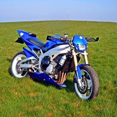Yamaha R1 Streetfighter