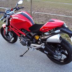 Ducati Monster 696 ABS