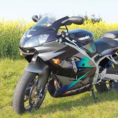 Kawasaki ZX9R