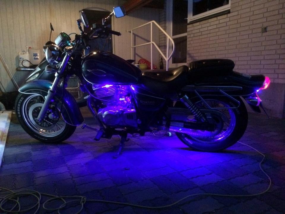 Suzuki GZ 250 Marauder - Monteret med blå ledbånd. 4 stk i alt! billede 4