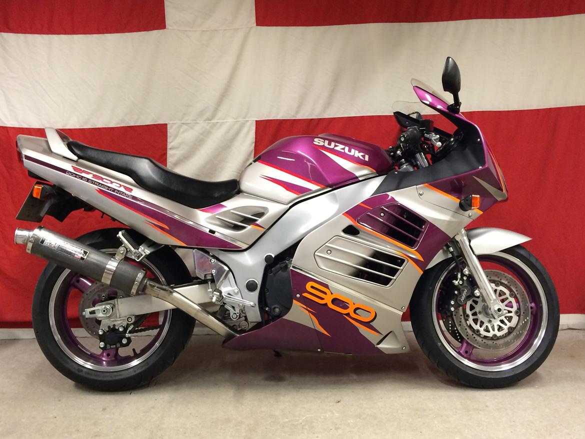 Suzuki RF900RS2 billede 1