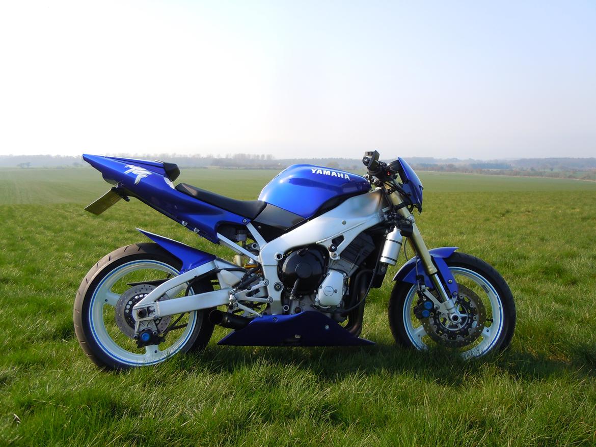 Yamaha R1 Streetfighter billede 3