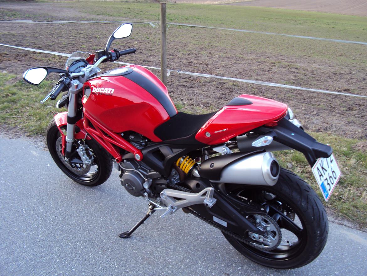 Ducati Monster 696 ABS billede 2