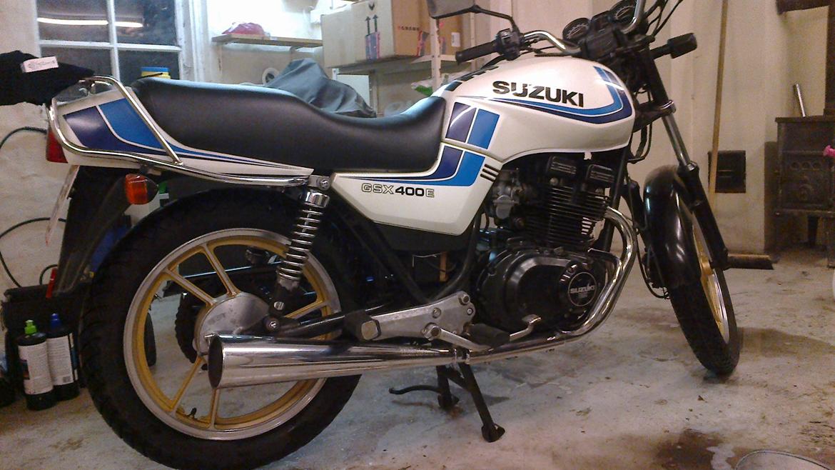 Suzuki gsx 400e Billeder af mcer Uploaded af nico V