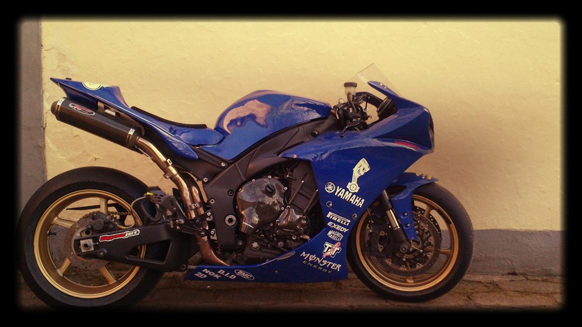 Yamaha YZF R1 RN22 - Solgt billede 1