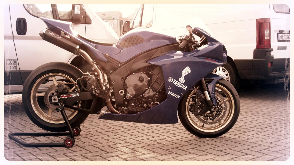 Yamaha YZF R1 RN22 - Solgt billede 4