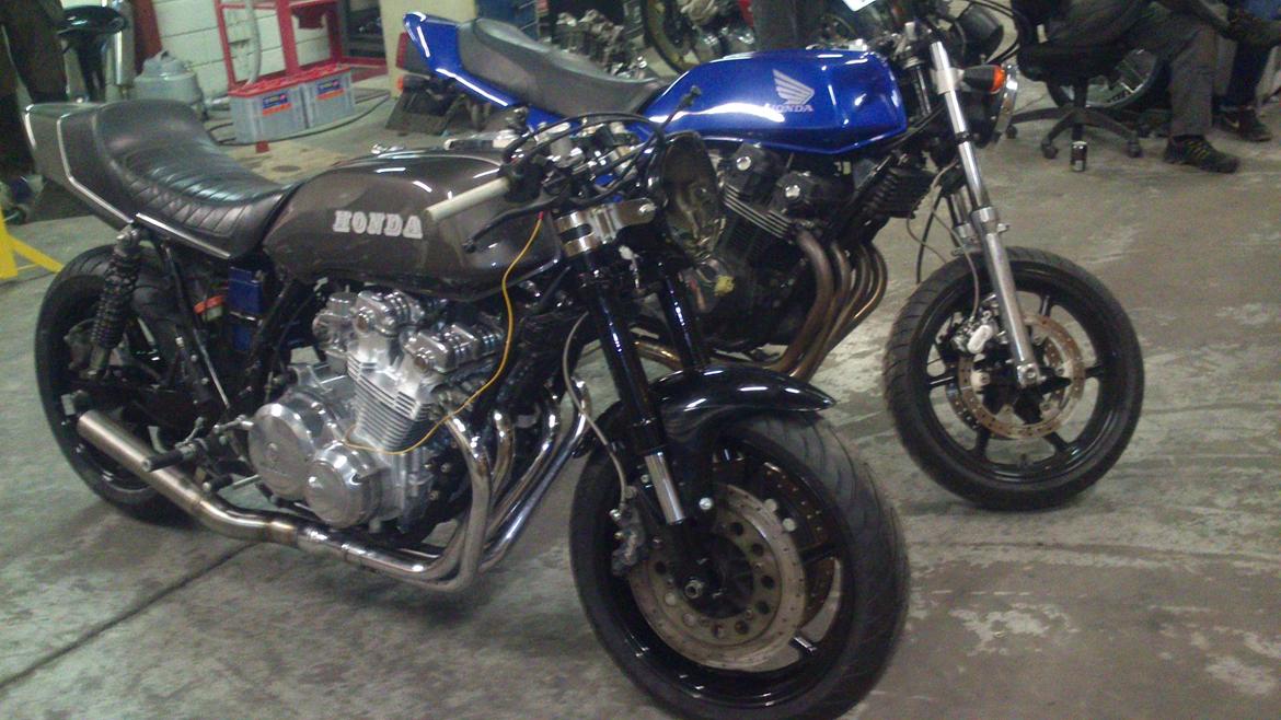 Honda Cb 900F Boldor - Sammen med min kammerats Boldor næsten samme motor opsætning som min.  billede 10