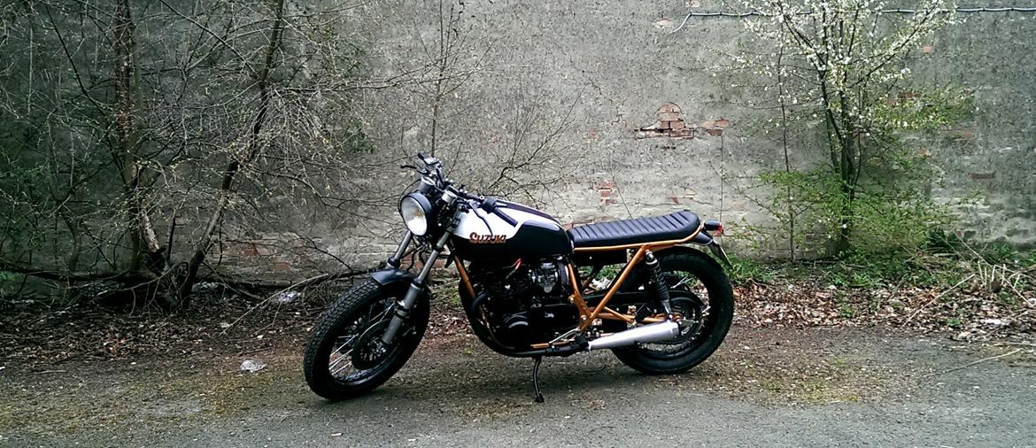 Suzuki GS 550 Street Tracker (cafe/brat) billede 3