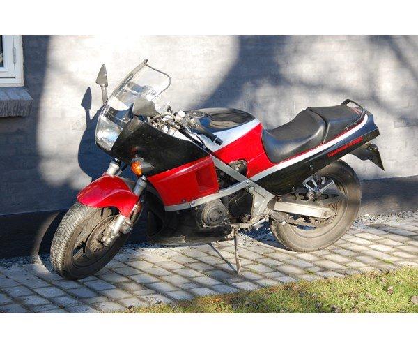 Kawasaki GPZ 600R billede 4